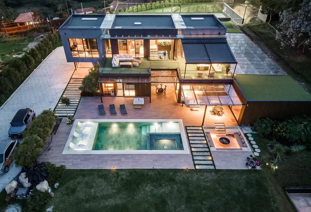Luxurious Farm House Rionegro